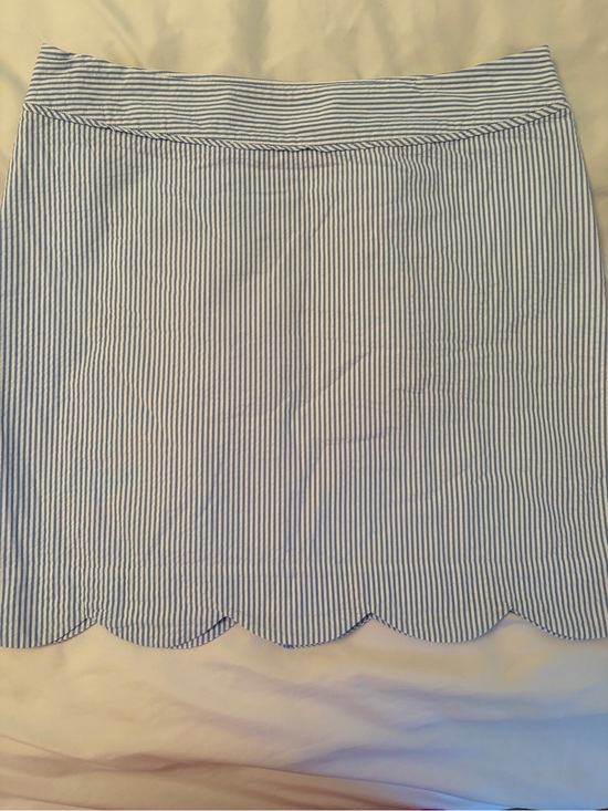 Vineyard Vines Dresses & Skirts - Vineyard Vines Blue and White Seersucker Scalloped Hem Women’s Skirt